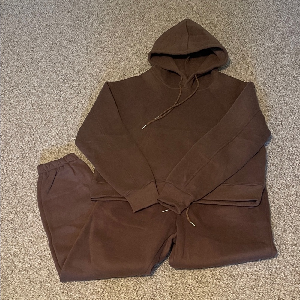 Amazon Women's Brown Hoodie and Sweatpants Set Large (Like New)